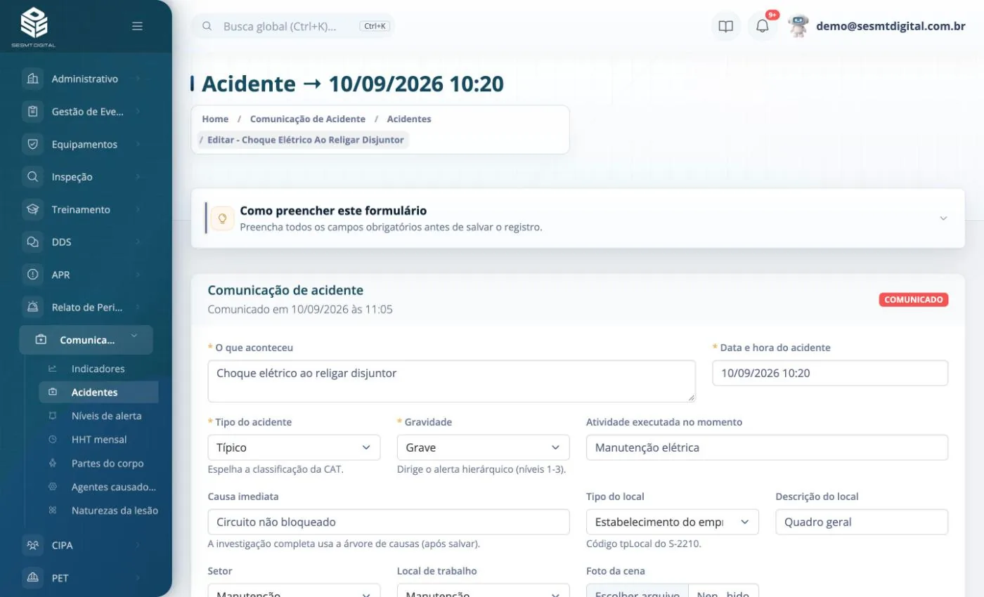 Formulário de comunicação de acidente no SESMT Digital, com o que aconteceu, tipo, gravidade que dirige o alerta hierárquico, causa imediata e local